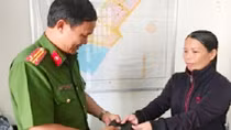 Nhọc nhằn phận vé số dạo
