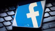 Sự cố trong đêm hé lộ cách Facebook "soi" thông tin người dùng