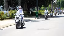 Hà Nội nóng rát người trước bão