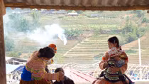 Chuyện cái "a lô" của người thiểu số
