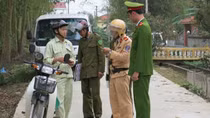 Công an xã có quyền dừng xe, xử phạt vi phạm giao thông hay không?