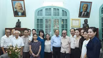 Thủ tướng Nguyễn Xuân Phúc dâng hương tưởng niệm cố Tổng Bí thư Lê Duẩn