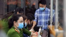 Công an Hà Nội làm việc 3 ca, cấp căn cước gắn chíp cho người dân