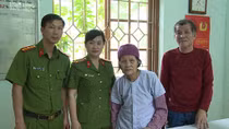 Giúp đỡ bà cụ 80 tuổi bị lạc tìm người thân