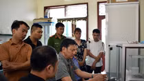 Bắt đối tượng mua bán, tàng trữ trái phép chất ma túy