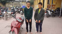 Hai anh em nghiện rủ nhau cướp xe ôm lấy tiền chơi ma túy 