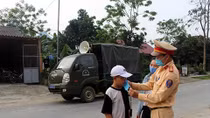 Tuyên truyền phòng, chống dịch COVID-19 bằng nhiều thứ tiếng dân tộc