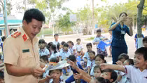 Vì bình yên trên sông nước Tây Đô