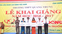 Trao 2 tỷ đồng hỗ trợ học sinh 4 tỉnh bị ảnh hưởng môi trường biển