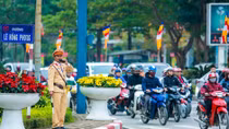 Công an TP Vinh huy động 100% quân số điều tiết giao thông những ngày cận Tết