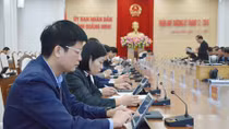 Quảng Ninh lần đầu tiên tổ chức họp "không giấy tờ"