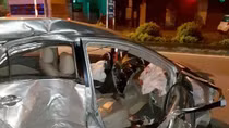 Khoảnh khắc xe khách đâm taxi khiến 3 người tử vong 