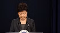 Tổng thống Park Geun-hye lại dính cáo buộc mới