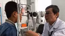 Đầu năm trò chuyện với “Anh hùng phòng chống mù lòa”