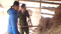 Công an Yên Bái giúp dân chống rét