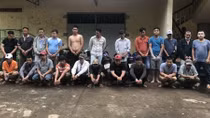 Bắt 22 con bạc tại trường gà giữa vườn điều 