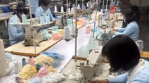 Các doanh nghiệp sản xuất khẩu trang mở rộng quy mô sản xuất