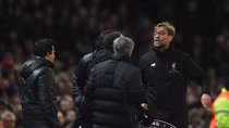 Vì sao Mourinho và Klopp khẩu chiến?
