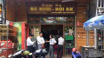 Đình chỉ quán cơm ở Đà Nẵng nghi khiến 17 du khách bị ngộ độc