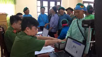 Trực tiếp đến các thôn, bản cấp căn cước công dân miễn phí cho người dân