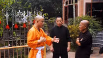 Cuộc đời kỳ lạ của cậu bé sống lại dưới huyệt mộ