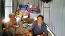 Rớt nước mắt nghe chuyện tình già ven sông Cửa Tiền