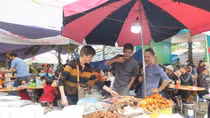 Kiểm soát chặt chất lượng thức ăn đường phố mùa lễ hội