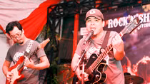 Chàng rocker đi dép lê và mơ giấc mơ cuối ngày