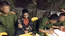Giấu 3 bánh heroin trong cốp xe máy