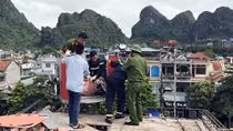 Một thợ xây 57 tuổi bị điện giật bỏng toàn thân