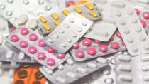Các đại gia dược phẩm Mỹ bị phạt hàng tỷ USD vì thuốc giảm đau