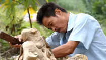 "Dị nhân" xứ Nghệ tạc tượng vĩ nhân, thổi hồn vào gỗ