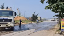 Người dân bức xúc vì phải sống trong môi trường ô nhiễm