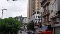 Nhồi nhét chung cư trong phố nhỏ khiến người dân “ngộp thở”