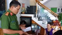 Rùng mình xem quy trình sản xuất nước tinh khiết đóng chai 