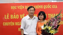 Đôi vợ chồng lấy bằng thạc sỹ từ trong bóng tối