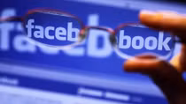 Người dùng mạng xã hội mắc lừa trò đùa quyền riêng tư Facebook