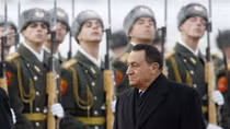 Hosni Mubarak ba thập kỷ công – tội