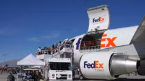 FedEx bị Huawei tố "gửi nhầm" bưu kiện đi Mỹ