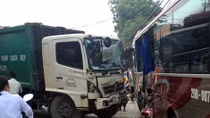 Xe rác "hung thần" đâm chết người rồi bỏ chạy