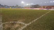 V.League 2021: Mặt sân trở thành tâm điểm chỉ trích