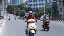 Hà Nội mưa to về chiều tối, ngày nắng nóng