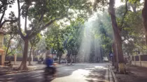 Hà Nội sáng sớm có sương mù, trưa chiều trời nắng