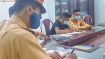 Đi ngược chiều "đón người nhà" trên cao tốc, tài xế bị phạt 17 triệu đồng
