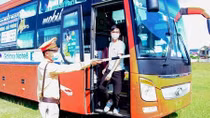 Xe khách chở 20 người về từ vùng dịch chưa khai báo, xét nghiệm