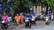Đầu tuần Hà Nội mưa giông rải rác, trời giảm nhiệt nhẹ