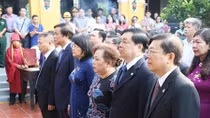 Dâng hương tưởng nhớ cụ Bùi Bằng Đoàn tại quê hương