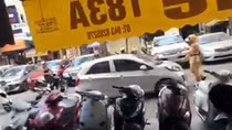 Lái xe ô tô đâm CSGT trên đường Phùng Hưng rồi bỏ chạy