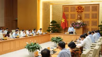 Thủ tướng: Chính phủ phấn đấu tăng trưởng 4% trong năm nay