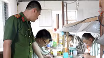 Tình người quản giáo